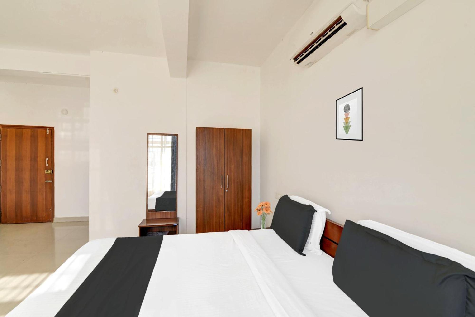Super Collection O Madikeri City Center Near Ksrtc Bus Stand Coorg Formerly Hotel Ragsys Exterior photo
