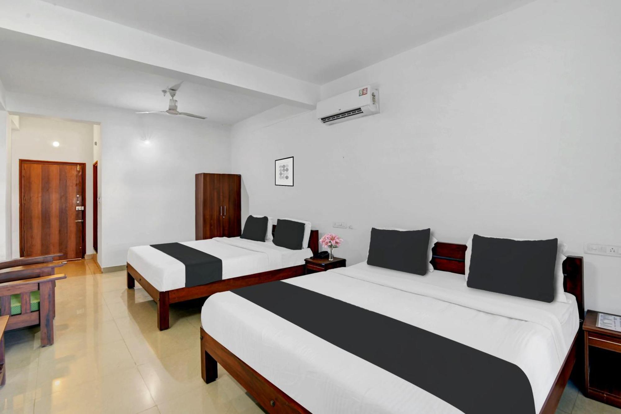 Super Collection O Madikeri City Center Near Ksrtc Bus Stand Coorg Formerly Hotel Ragsys Exterior photo