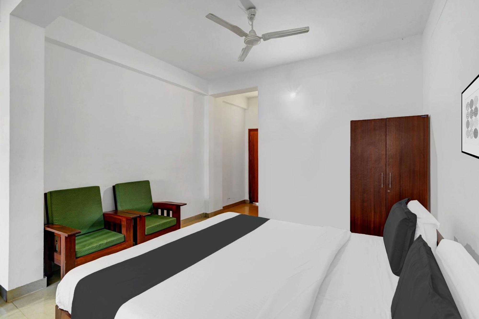 Super Collection O Madikeri City Center Near Ksrtc Bus Stand Coorg Formerly Hotel Ragsys Exterior photo